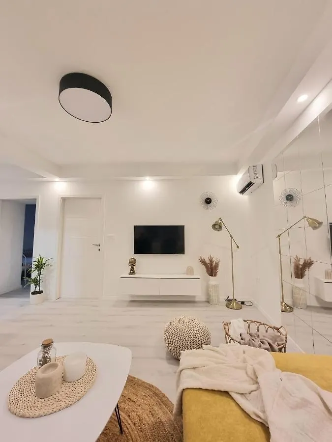 Un Ami Apartment Pula